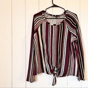 Como Black Vertical Stripe Top. Size XL.